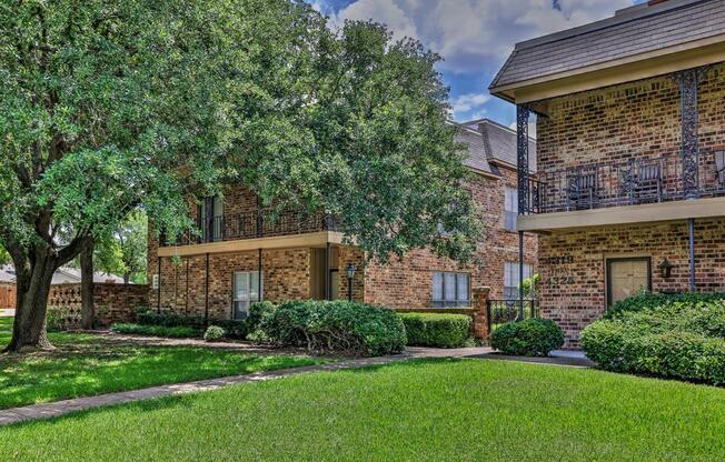 4321 Bellaire Drive S