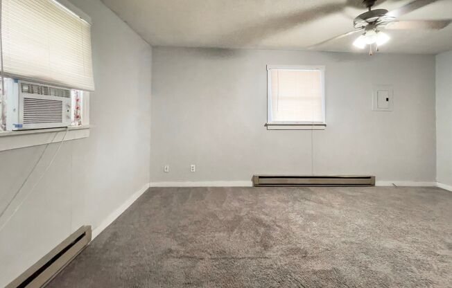 1 bed, 1 bath, 450 sqft, $575, Unit Apt. 5