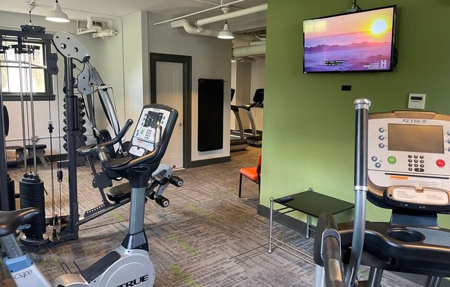 Studio, 1 bath, 369 sqft, $999, Unit 1B