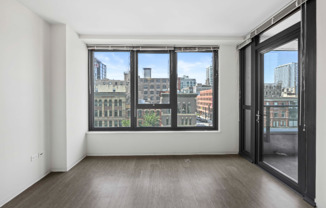 152 W SUPERIOR ST