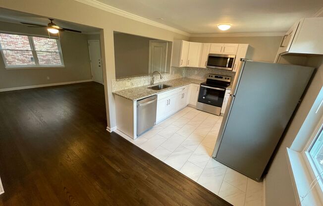 Renovated 1 and 2 Bedroom Virginia Highlands Apartments