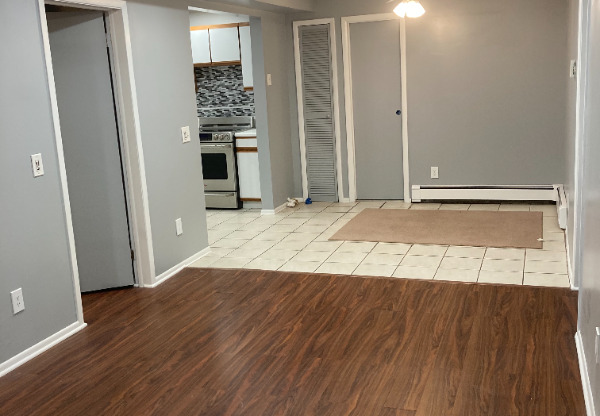 33 LAUREL RD