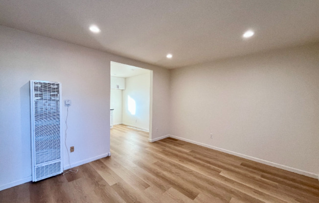 331 E 1 ST