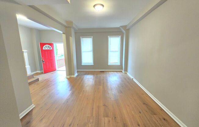 Beautiful 4.5 Bedroom 2 Bathroom West Baltimore Town Home