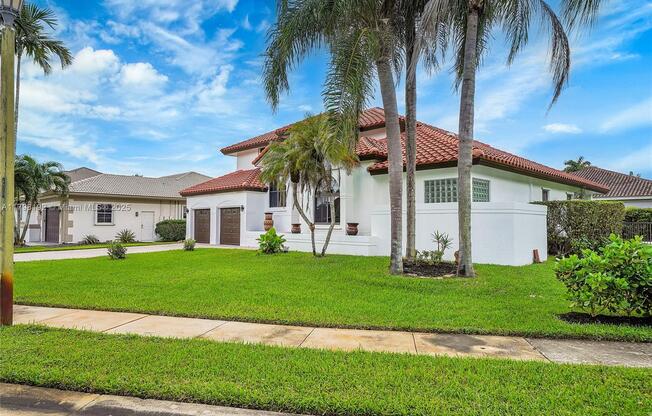 500 E CYPRESS POINTE DR