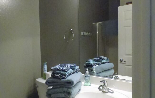 2 beds, 2 baths, $1,895