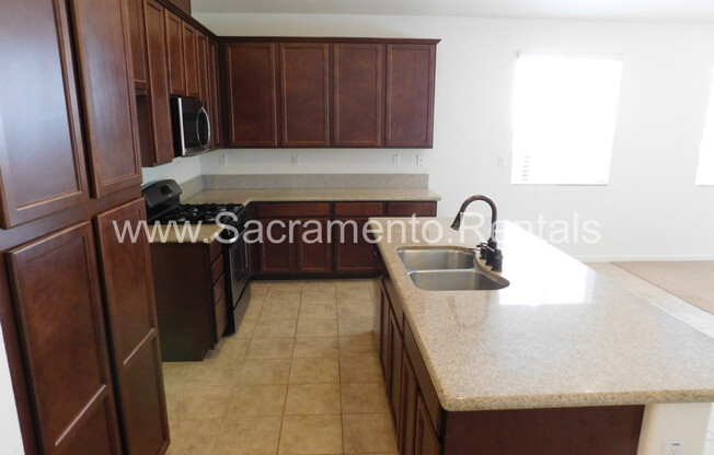 3 beds, 2 baths, $2,595