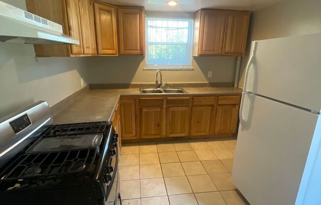 2 beds, 1 bath, $1,395, Unit 1436