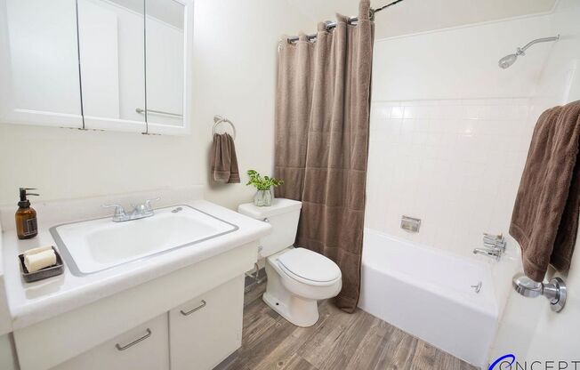 2 beds, 1 bath, 790 sqft, $1,199, Unit 02