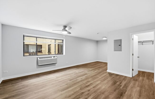 1 bed, 1 bath, 307 sqft, $1,750, Unit 515