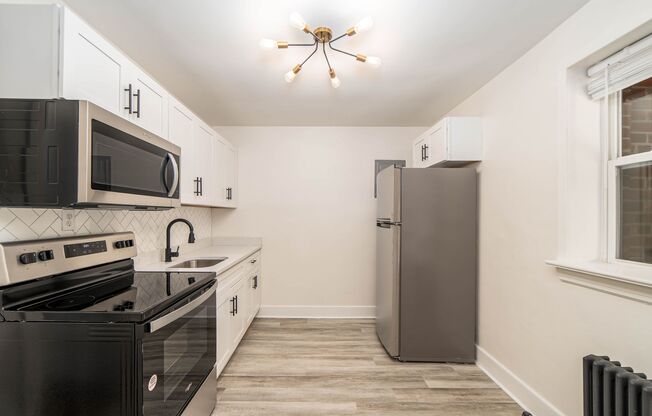 Studio, 1 bath, 450 sqft, $1,080, Unit 9610 Sherwood Place - Unit 7
