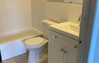 2 beds, 1.5 baths, 1,100 sqft, $1,375, Unit 800-303