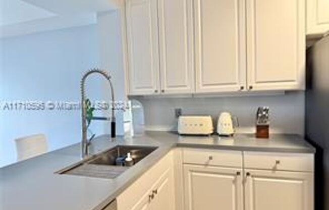 2 beds, 2 baths, 1,710 sqft, $3,400, Unit 10770 NW 66th St appt 403 (A11710596)