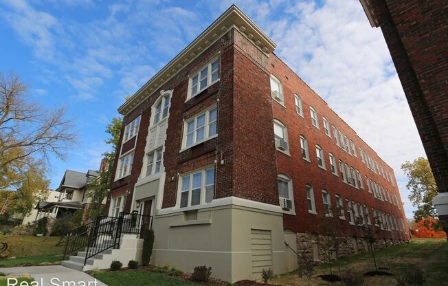 511-521 Maple Boulevard