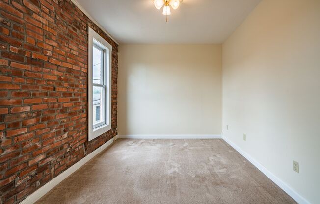 3 beds, 1.5 baths, $1,700, Unit 235 E. 3rd Ave