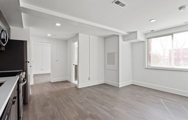 2 beds, 1 bath, 603 sqft, $1,800, Unit 5930-LL4