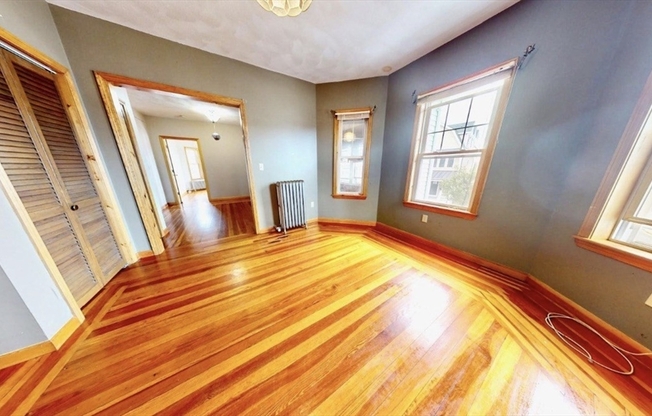 4 beds, 1 bath, 1,900 sqft, $4,300, Unit 2