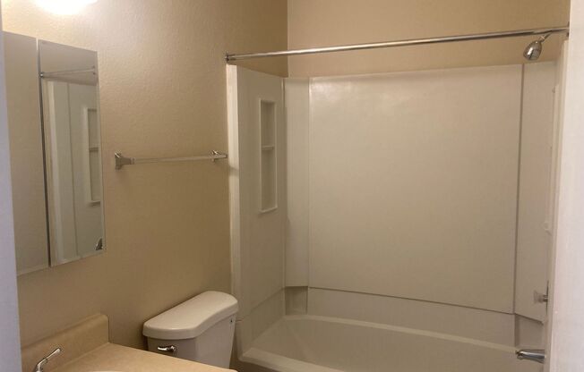 1 bed, 1 bath, 670 sqft, $1,175, Unit 208