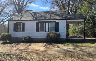 Ranch style 3 bedroom 1 bath home . Located near N. Graham St close to I-77