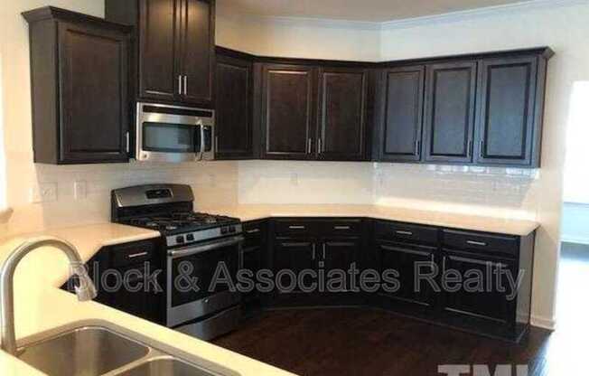 3 beds, 3.5 baths, 2,620 sqft, $2,395