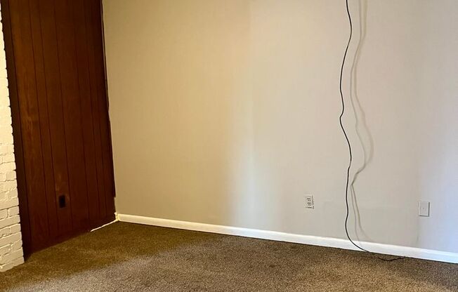 1 bed, 1 bath, 370 sqft, $875, Unit 21