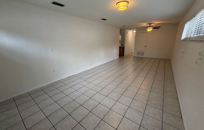 Spacious Duplex in Orlando’s Trendy Milk District with Garage and Washer/Dryer!