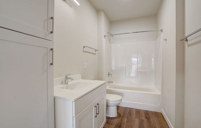 2 beds, 2 baths, 940 sqft, $1,950, Unit 311