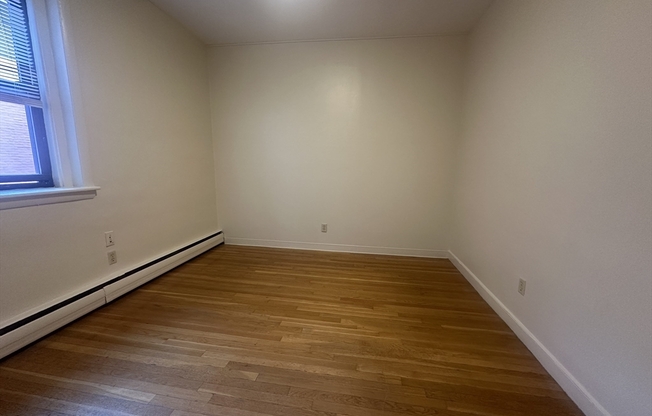 1 bed, 1 bath, 500 sqft, $2,300, Unit 42
