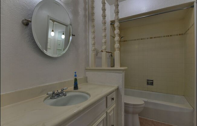 2 beds, 1 bath, $1,410, Unit # 19H