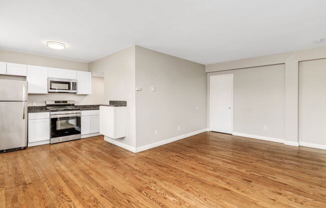 Studio, 1 bath, 500 sqft, $795, Unit 212