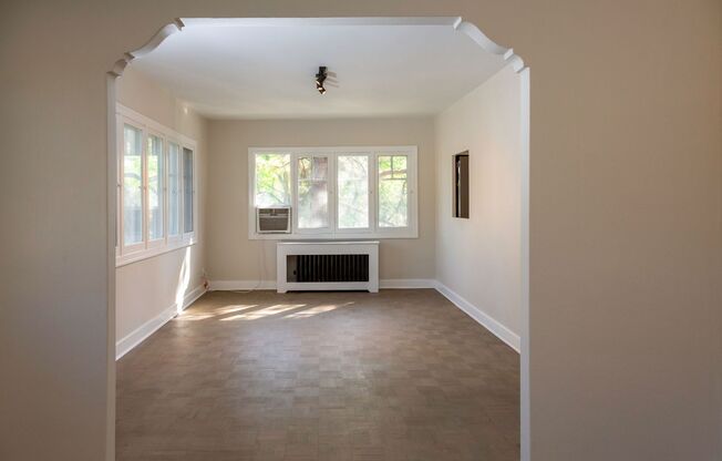 1 bed, 1 bath, 600 sqft, $1,395, Unit 422