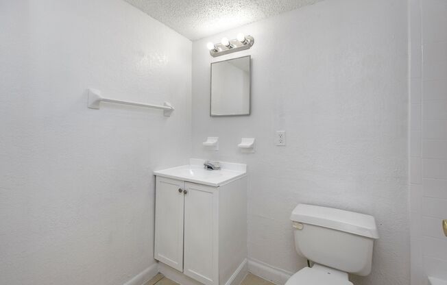 2 beds, 2 baths, 1,295 sqft, $1,395, Unit H-912