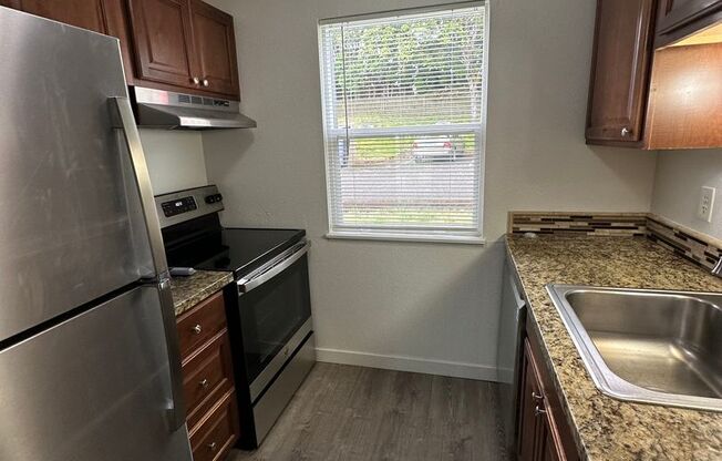 2 beds, 1 bath, 750 sqft, $1,395