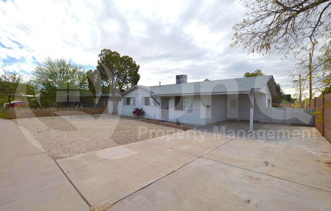 713 E CAMPUS DR