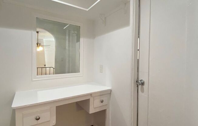 Studio, 1 bath, 600 sqft, $1,925