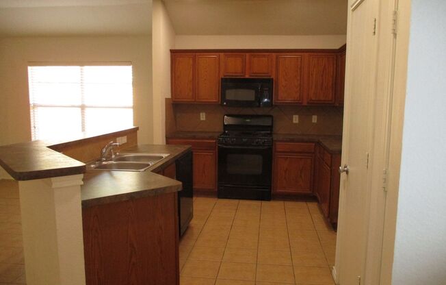 $1895 3 Bed/2 Bath/2 Garage Ready for Move-in Home in Mustang Creek
