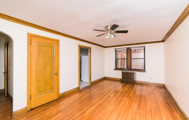 1 bed, 1 bath, 650 sqft, $940, Unit Unit 44-02