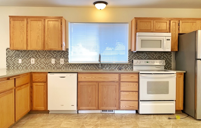 Bright and airy 4 bed!