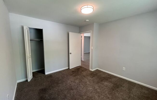 2 beds, 1 bath, 800 sqft, $899, Unit 108