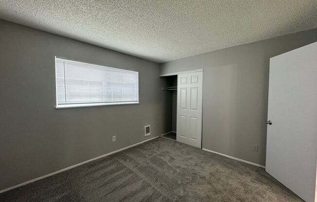 2 beds, 1 bath, 840 sqft, $1,350, Unit 717