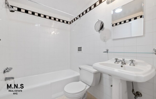 2 beds, 2 baths, $6,613, Unit 9-C07