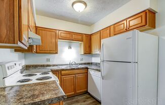 2 beds, 1 bath, 800 sqft, $815, Unit E70