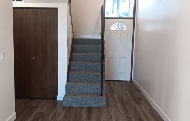 2 beds, 1.5 baths, 1,050 sqft, $2,049, Unit 214-776C