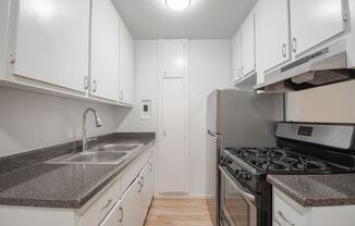 1 bed, 1 bath, $2,495, Unit 17