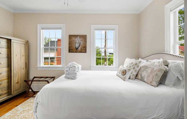 The Sweetgrass Suite- 251 Ashley Avenue, Unit C