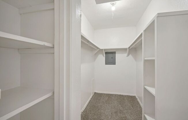 Studio, 1 bath, 500 sqft, $747, Unit 1034