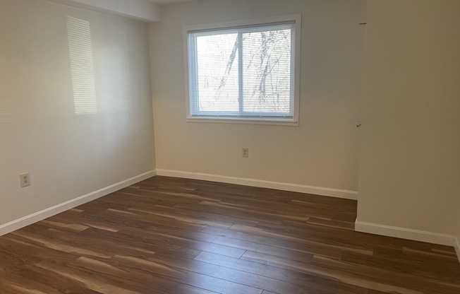 1 bed, 1 bath, 698 sqft, $2,200, Unit 14