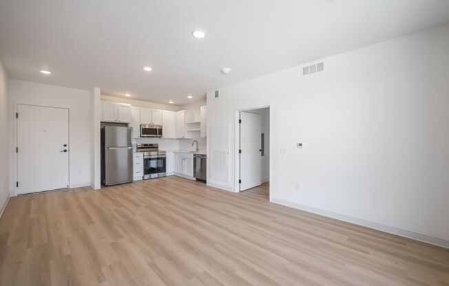 1 bed, 1 bath, 672 sqft, $1,375