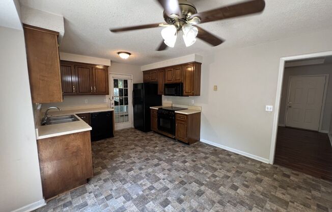 3 beds, 2 baths, $1,695