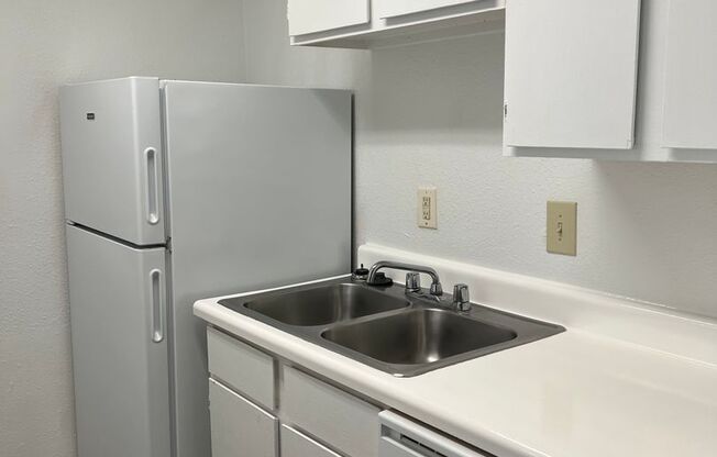 1 bed, 1 bath, 640 sqft, $885, Unit 1502